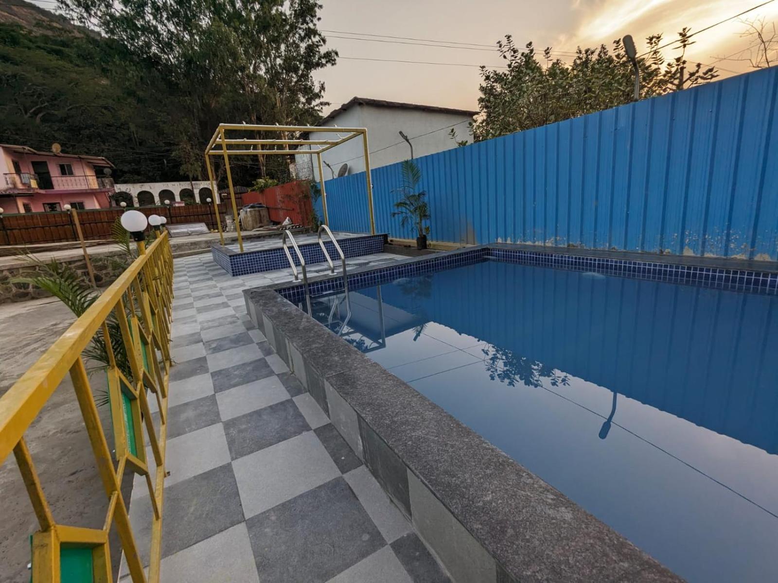 Blue Bell Homestay Лонавла Екстер'єр фото