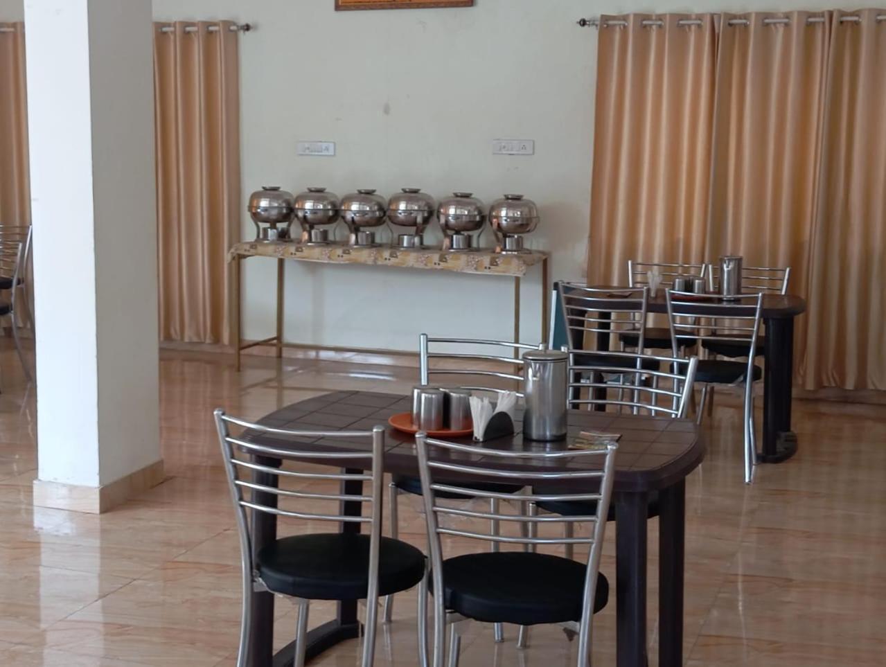 Blue Bell Homestay Лонавла Екстер'єр фото